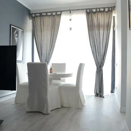 2 Steps Apartament Mamaia