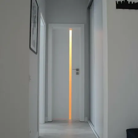 2 Steps Apartment *