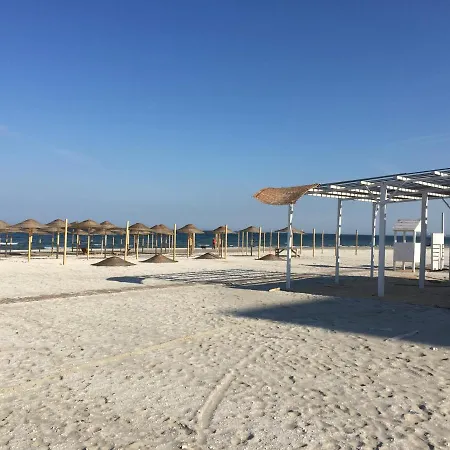 2 Steps Mamaia