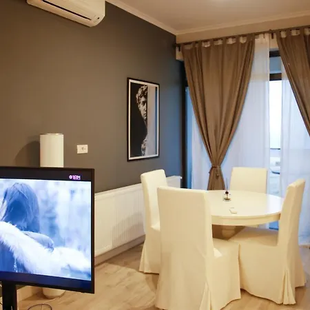 2 Steps Apartment *